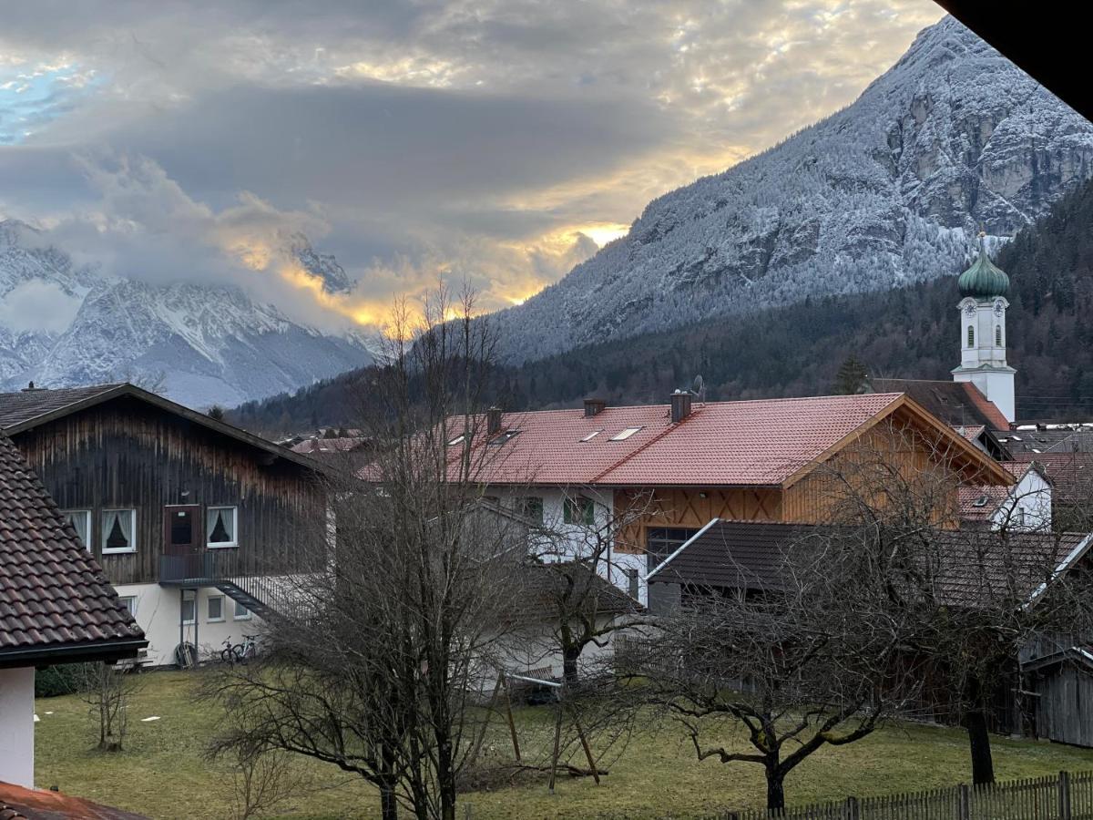 Dachgeschosswohnung Mit Traumhaftem Zugspitzblick Bei Garmisch Farchant Eksteriør bilde